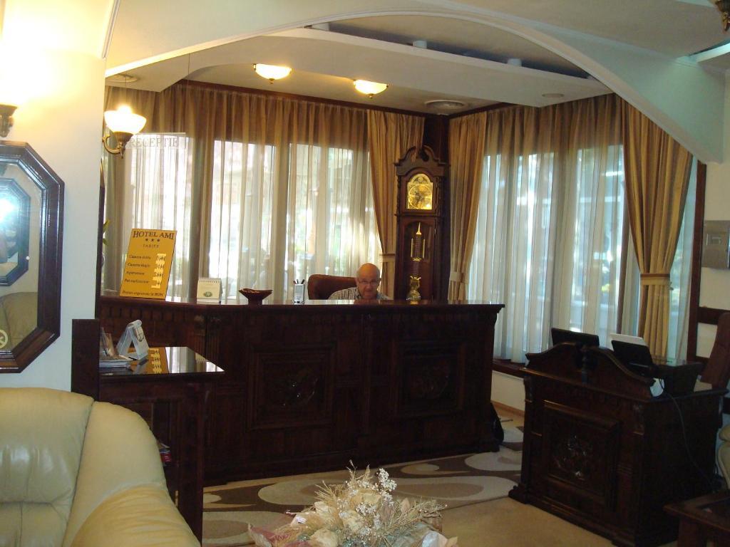 Hotel Ami Băile Felix エクステリア 写真