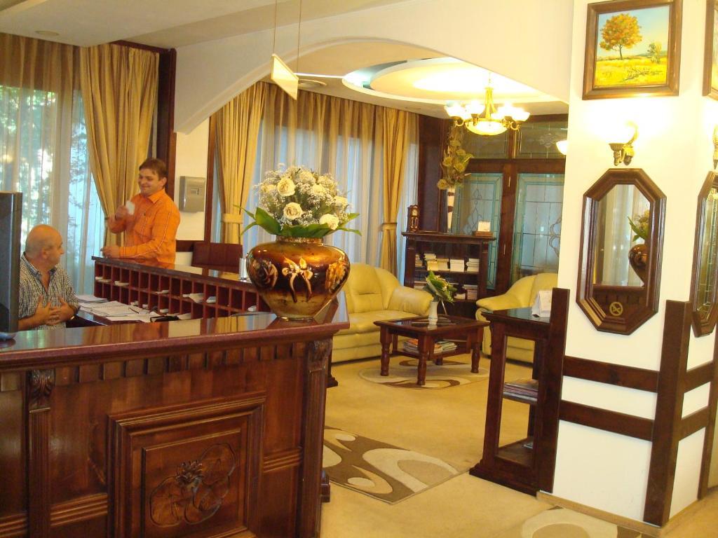 Hotel Ami Băile Felix エクステリア 写真