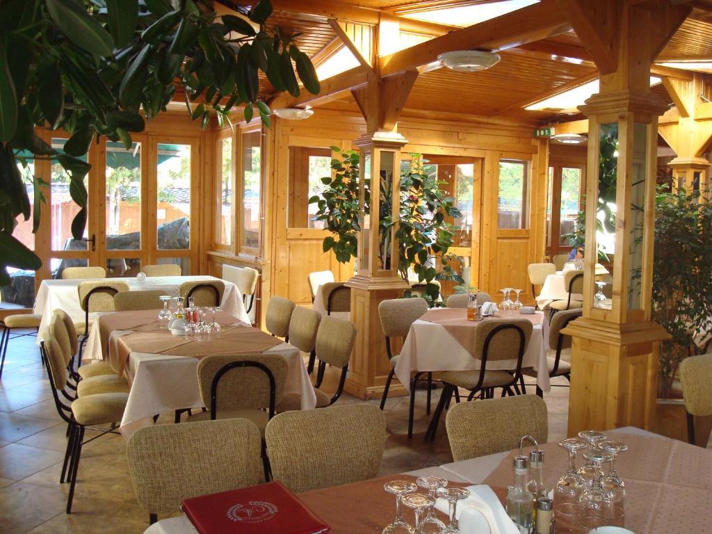 Hotel Ami Băile Felix エクステリア 写真
